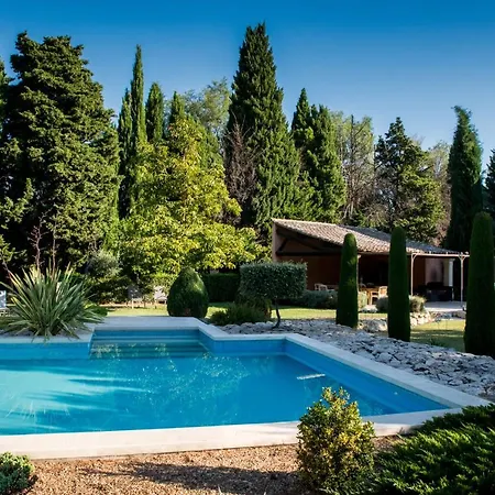 Le Clos Des Cypres De Charme - Diner Gourmet & Bien-etre 3* Graveson