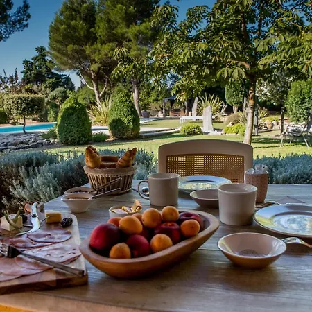 Panzió Le Clos Des Cypres De Charme - Diner Gourmet & Bien-etre Graveson