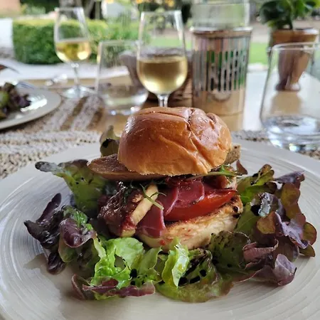 Le Clos Des Cypres De Charme - Diner Gourmet & Bien-etre 3* Graveson