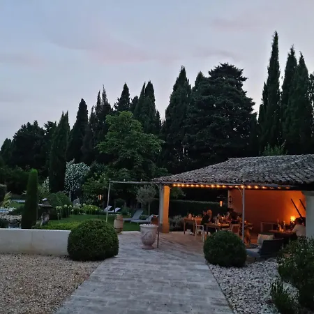 Le Clos Des Cypres De Charme - Diner Gourmet & Bien-etre Graveson