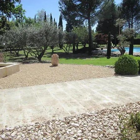 Bed & Breakfast Le Clos Des Cypres De Charme - Diner Gourmet & Bien-etre Graveson