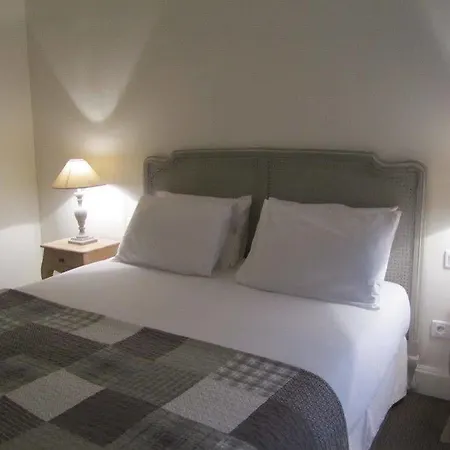 Bed & Breakfast Le Clos Des Cypres De Charme - Diner Gourmet & Bien-etre Graveson