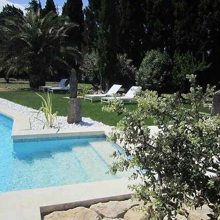 Le Clos Des Cypres De Charme - Diner Gourmet & Bien-etre 3* Graveson