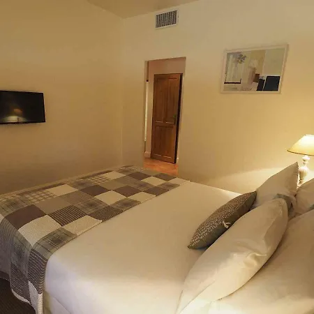 Le Clos Des Cypres De Charme - Diner Gourmet & Bien-etre Bed & Breakfast 3*